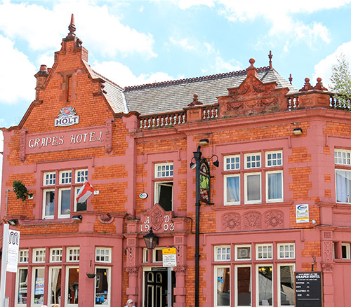 the grapes pub in patricroft eccles