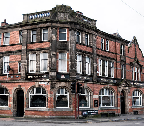 halfway house pub in droylsden