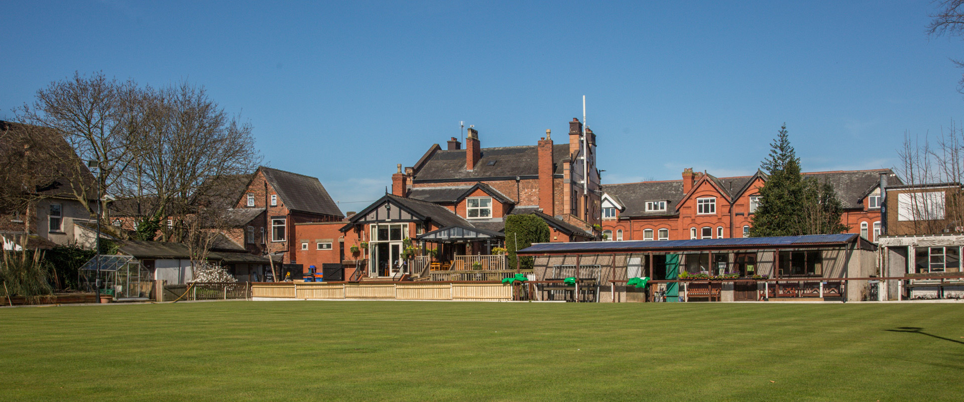 legh arms beer garden bowling green food pub in sale moor