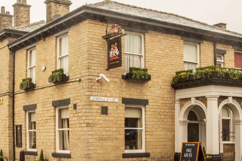 norfolk arms pub glossop joseph holt outside building