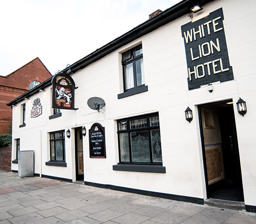 white lion pub westhoughton