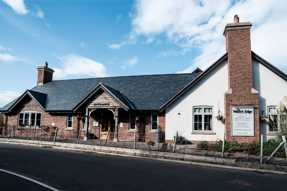 water's edge pub st annes