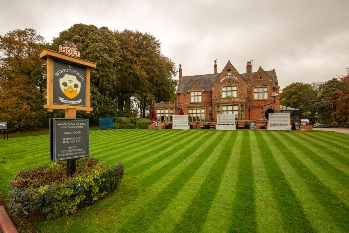 the woodthorpe flagship joseph holt pub prestwich