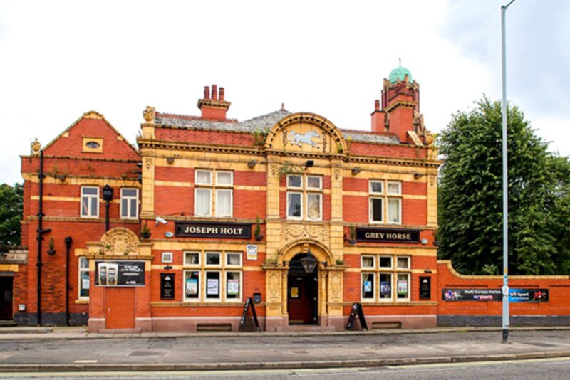 Grey Horse pub with beer garden in stockport