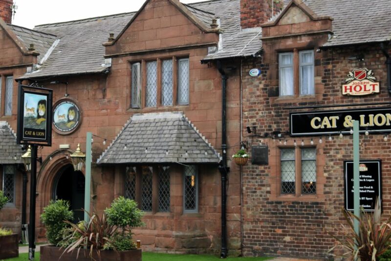 Cat and lion pub in stretton