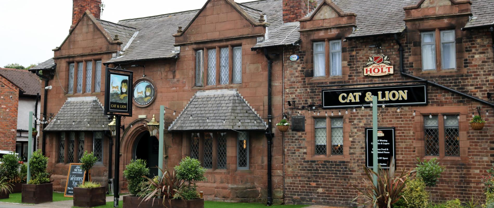 Cat and lion pub in stretton
