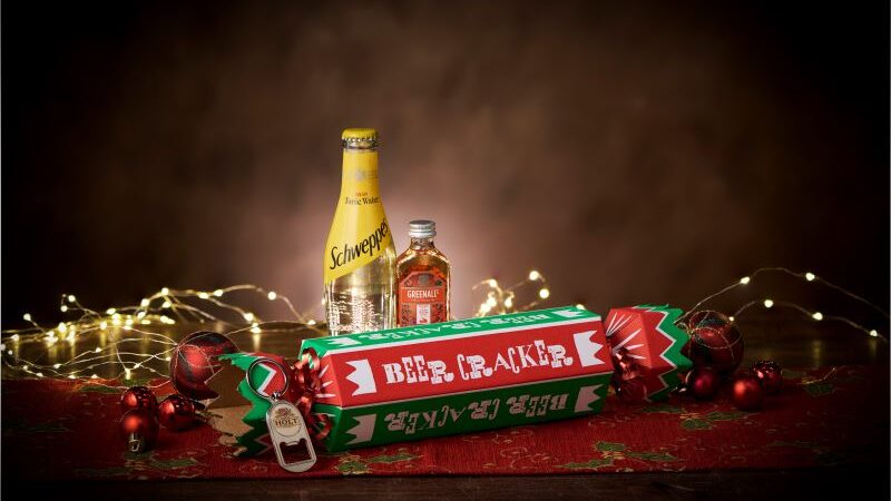 http://christmas%20gift%20guide%20gin%20and%20tonic%20cracker